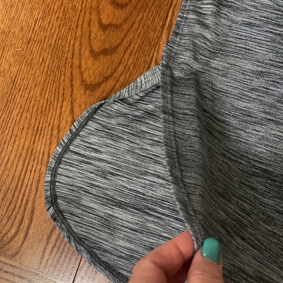 Z BY ZELLA RACER BACK ACTIVE TANK. black / grey lines Size Large - Picture 8 of 9